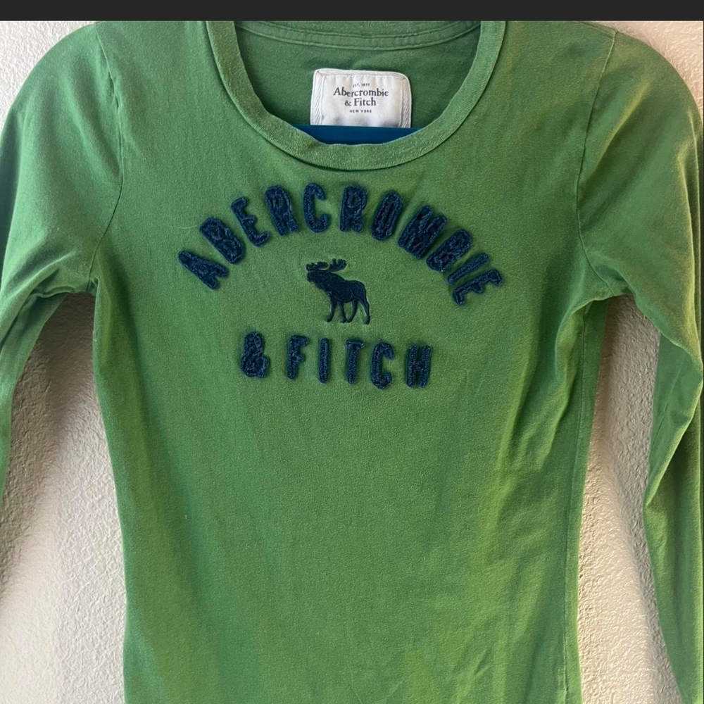 Abercrombie & Fitch Vibrant Green Long Sleeve Tee